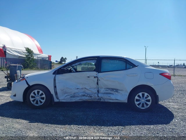 Toyota COROLLA CE 2018 2T1BURHE8JC981655 Image 13