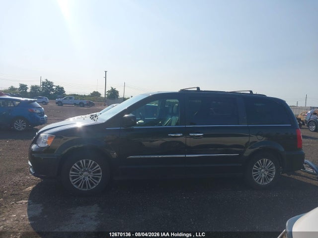 2016 Chrysler Town & Country Touring მანქანა იყიდება აუქციონზე, vin: 2C4RC1CG5GR237693, აუქციონის ნომერი: 12670136