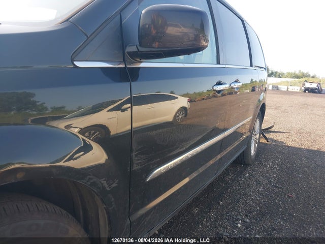 2016 Chrysler Town & Country Touring მანქანა იყიდება აუქციონზე, vin: 2C4RC1CG5GR237693, აუქციონის ნომერი: 12670136