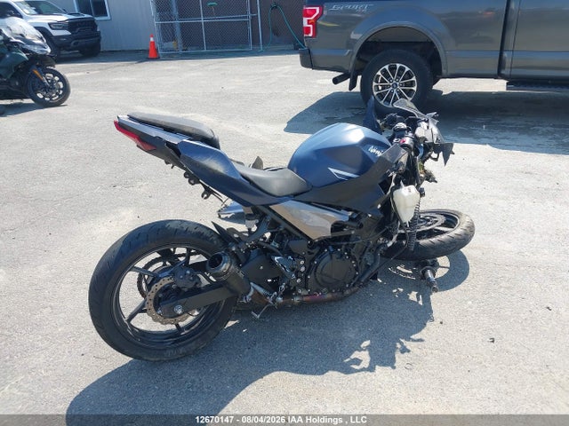 Kawasaki EX400 2022 JKAEXKG17NDAH6397 Image 16