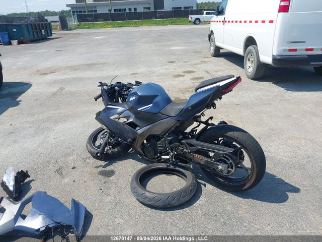 Kawasaki EX400 2022 JKAEXKG17NDAH6397 Image 3