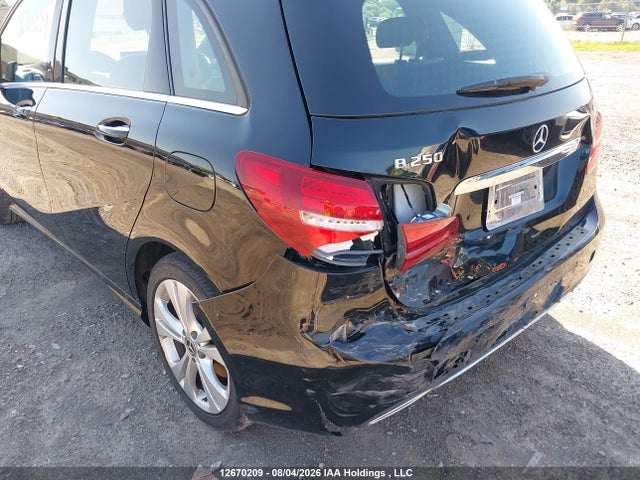 WDDMH4GB5KJ519475 Mercedes-Benz B250 4matic