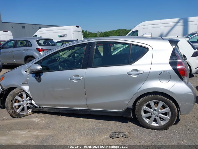 Продажа на аукционе авто 2017 Toyota Prius C, vin: JTDKDTB38H1593585, номер лота: 12670212