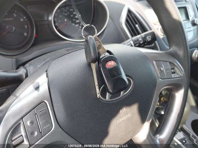 Продажа на аукционе авто 2011 Hyundai Tucson, vin: KM8JT3AC2BU142220, номер лота: 12670225