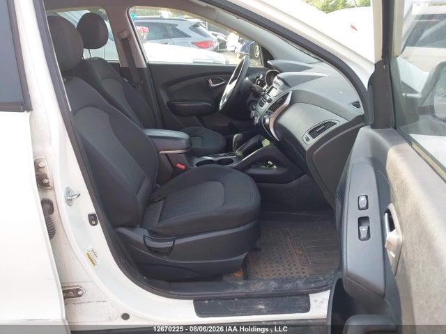Продажа на аукционе авто 2011 Hyundai Tucson, vin: KM8JT3AC2BU142220, номер лота: 12670225