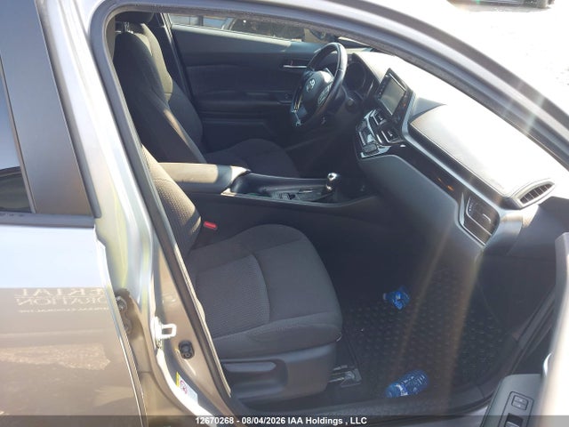 2018 Toyota C-hr Xle მანქანა იყიდება აუქციონზე, vin: NMTKHMBXXJR040859, აუქციონის ნომერი: 12670268