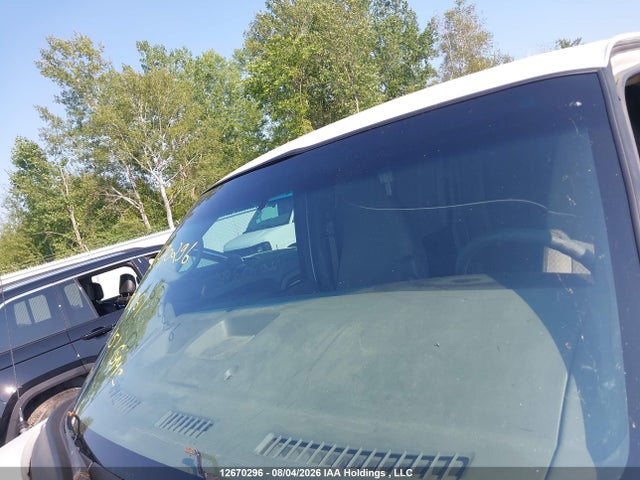 12670296 :رقم المزاد ، 1GTW7FCF4F1198061 vin ، 2015 Gmc Gmc مزاد بيع