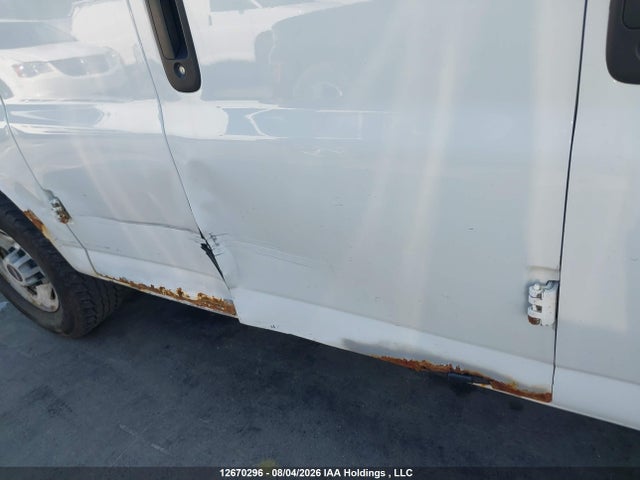 12670296 :رقم المزاد ، 1GTW7FCF4F1198061 vin ، 2015 Gmc Gmc مزاد بيع