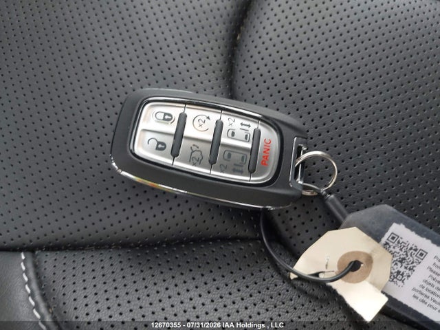 Chrysler Pacifica Limited 2026 2C4RC1GG0TR278995 Image 11