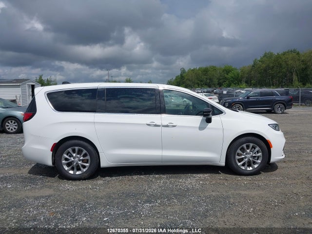 Chrysler Pacifica Limited 2026 2C4RC1GG0TR278995 Image 14