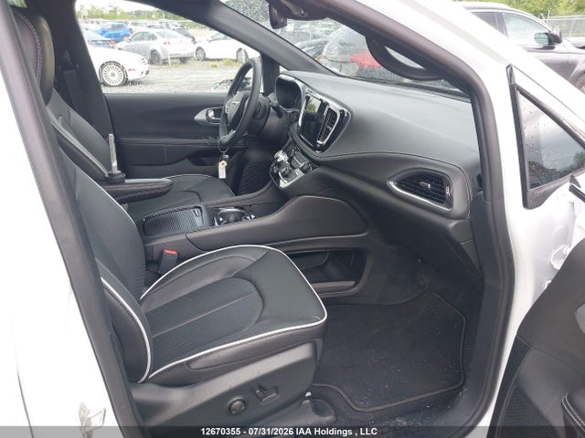 Chrysler Pacifica Limited 2026 2C4RC1GG0TR278995 Image 5