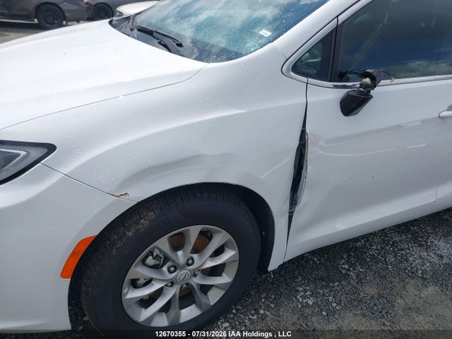 Chrysler Pacifica Limited 2026 2C4RC1GG0TR278995 Image 6