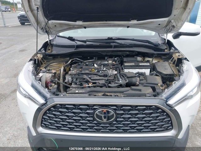 7MUDAABG0PV044415 Toyota Corolla Cross Xle