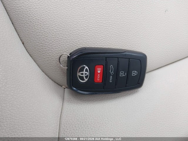 7MUDAABG0PV044415 Toyota Corolla Cross Xle
