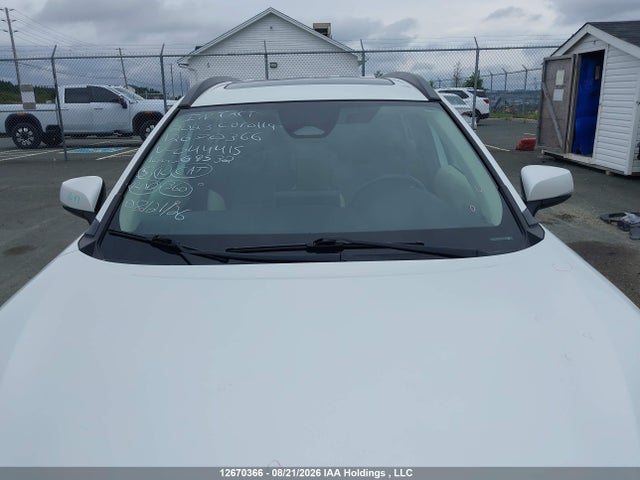 7MUDAABG0PV044415 Toyota Corolla Cross Xle