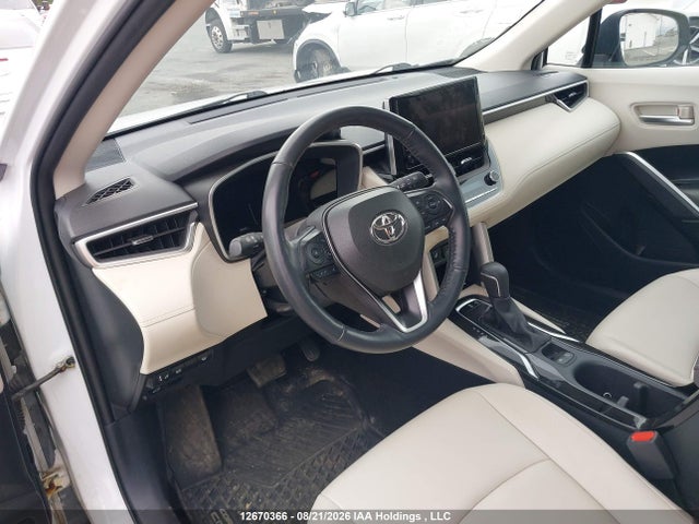 7MUDAABG0PV044415 Toyota Corolla Cross Xle