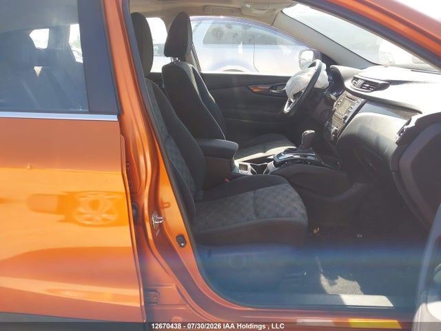 JN1BJ1CP4JW155043 Nissan QASHQAI