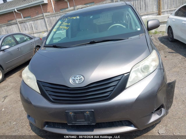 5TDZK3DCXES445003 Toyota Sienna 7 Passenger