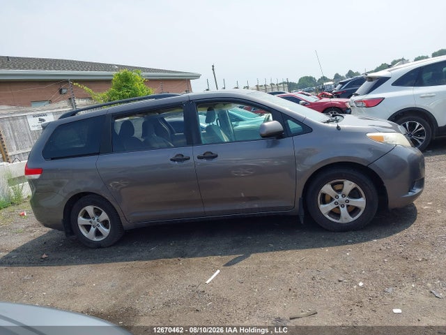 5TDZK3DCXES445003 Toyota Sienna 7 Passenger