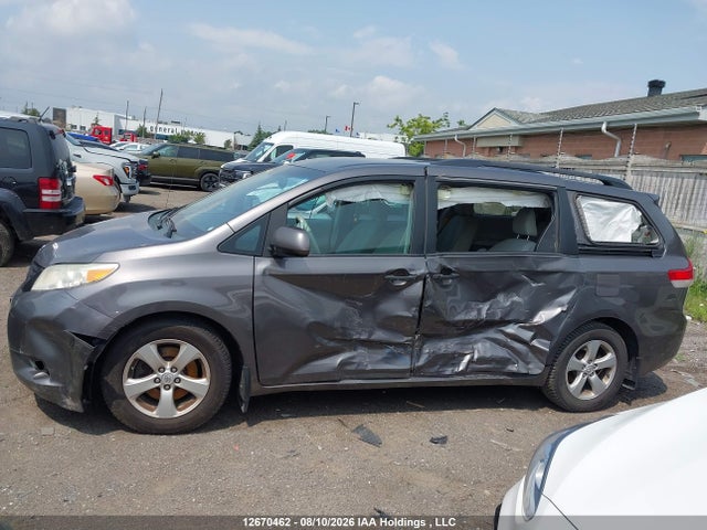 5TDZK3DCXES445003 Toyota Sienna 7 Passenger