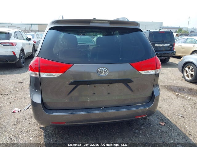 5TDZK3DCXES445003 Toyota Sienna 7 Passenger