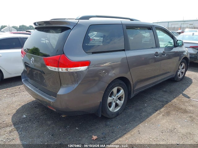5TDZK3DCXES445003 Toyota Sienna 7 Passenger