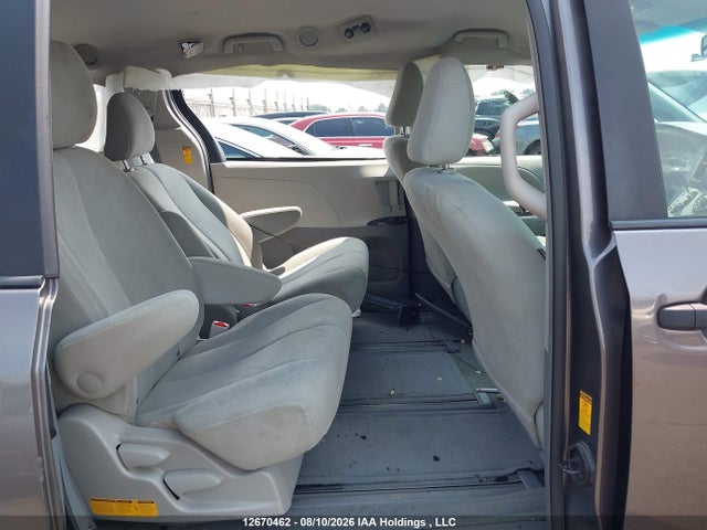 5TDZK3DCXES445003 Toyota Sienna 7 Passenger