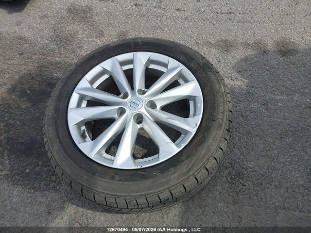 JN1BJ1CR0JW283037 Nissan QASHQAI