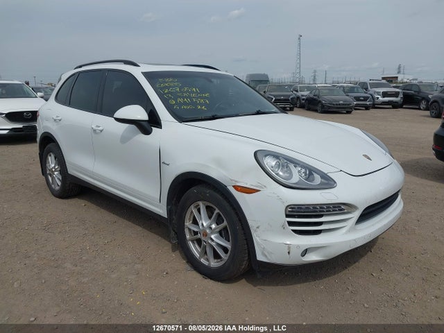 12670571 :رقم المزاد ، WP1AF2A26DLA41587 vin ، 2013 Porsche Cayenne مزاد بيع