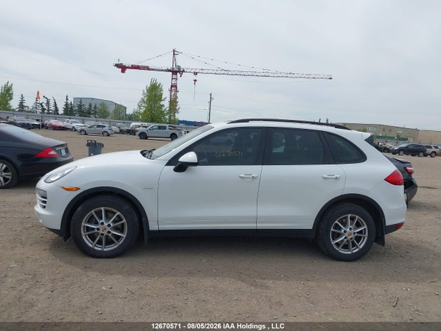 12670571 :رقم المزاد ، WP1AF2A26DLA41587 vin ، 2013 Porsche Cayenne مزاد بيع