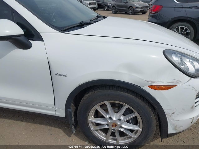 12670571 :رقم المزاد ، WP1AF2A26DLA41587 vin ، 2013 Porsche Cayenne مزاد بيع