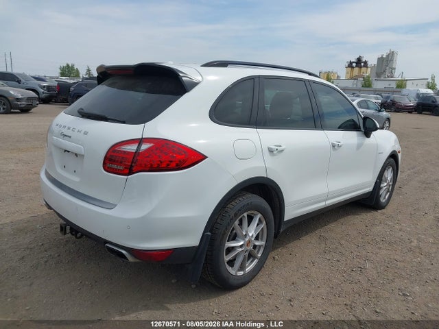 12670571 :رقم المزاد ، WP1AF2A26DLA41587 vin ، 2013 Porsche Cayenne مزاد بيع
