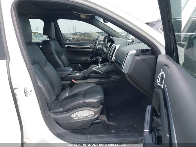 12670571 :رقم المزاد ، WP1AF2A26DLA41587 vin ، 2013 Porsche Cayenne مزاد بيع