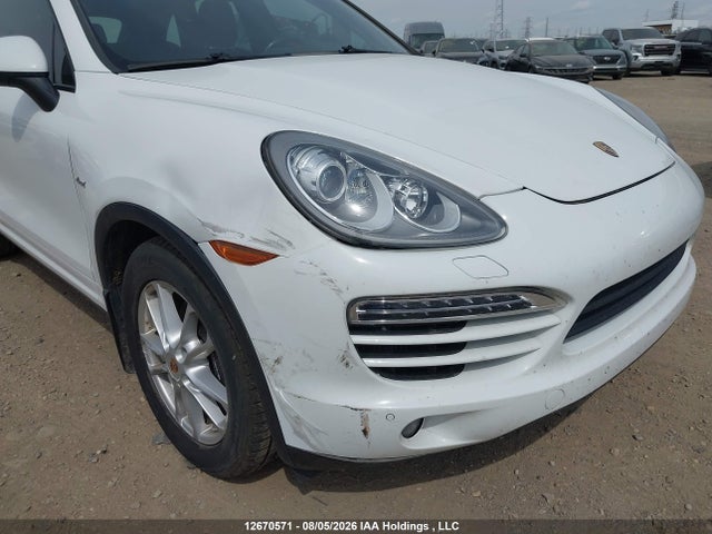 12670571 :رقم المزاد ، WP1AF2A26DLA41587 vin ، 2013 Porsche Cayenne مزاد بيع