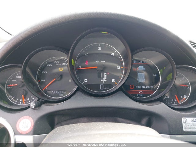 12670571 :رقم المزاد ، WP1AF2A26DLA41587 vin ، 2013 Porsche Cayenne مزاد بيع