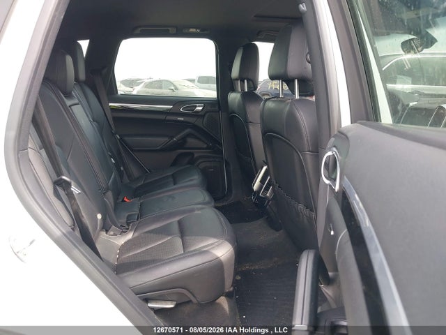 12670571 :رقم المزاد ، WP1AF2A26DLA41587 vin ، 2013 Porsche Cayenne مزاد بيع
