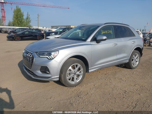 Audi Q3 Komfort 45 2021 WA1AECF30M1062646 Image 2