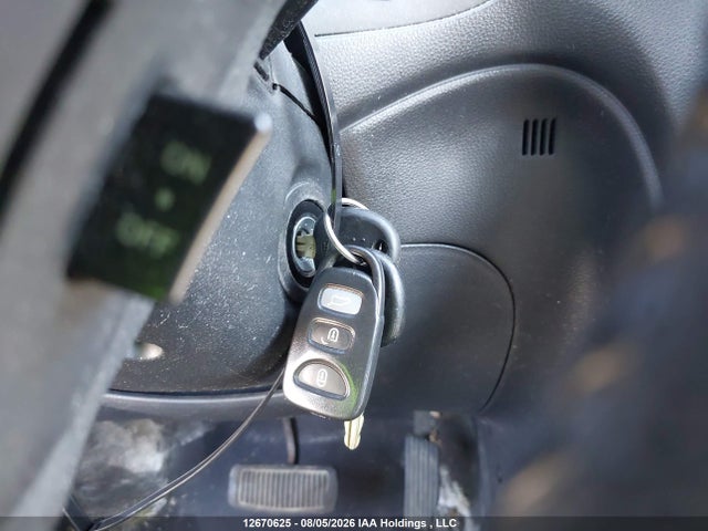 2009 Kia Rondo Lx/ex მანქანა იყიდება აუქციონზე, vin: KNAFG526197270411, აუქციონის ნომერი: 12670625