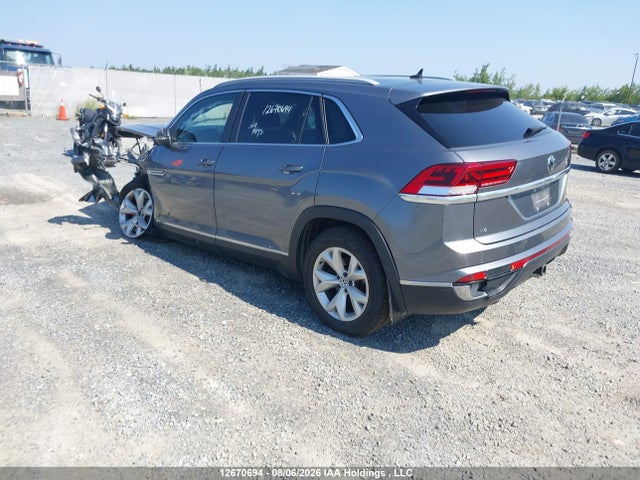 12670694 :رقم المزاد ، 1V2BE2CA0MC223572 vin ، 2021 Volkswagen Atlas Cross Sport Sel مزاد بيع