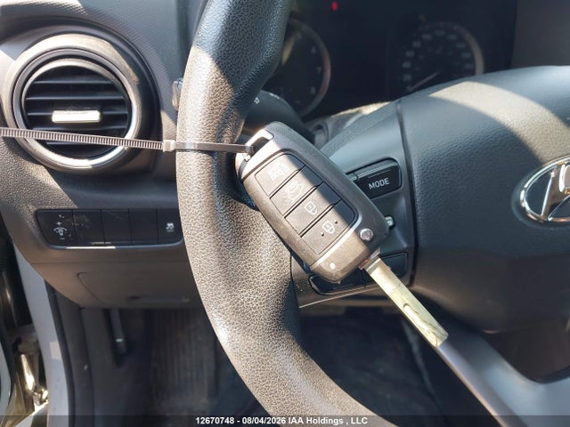 12670748 :رقم المزاد ، KM8K1CAA7LU550626 vin ، 2020 Hyundai Kona Se مزاد بيع