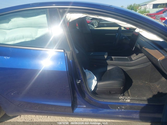Tesla Model 3 Long Range 2022 5YJ3E1EB2NF334389 Image 5