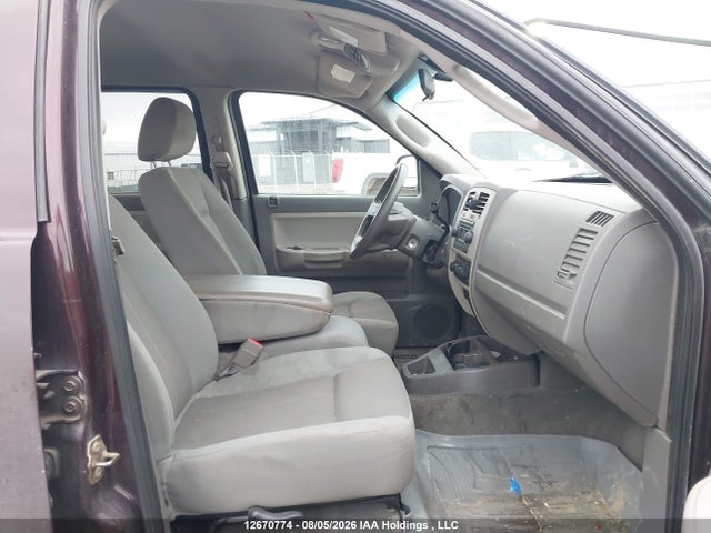 12670774 :رقم المزاد ، 1D7HW48K95S127975 vin ، 2005 Dodge Dakota Quad Slt مزاد بيع