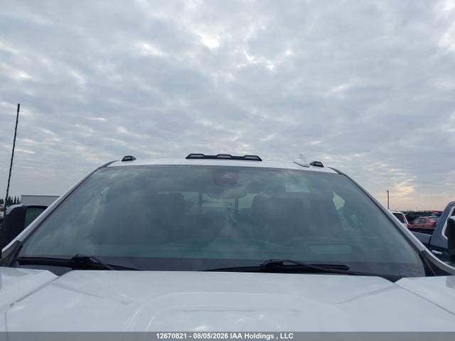 12670821 :رقم المزاد ، 1GT49WEYXPF130657 vin ، 2023 Gmc Sierra 3500hd Denali مزاد بيع
