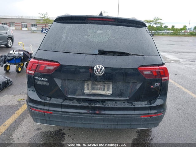3VV0B7AX4JM153656 Volkswagen Tiguan Trendline