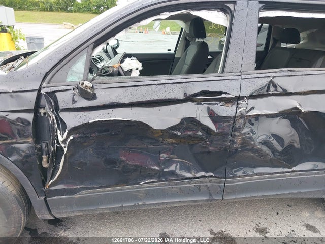 3VV0B7AX4JM153656 Volkswagen Tiguan Trendline