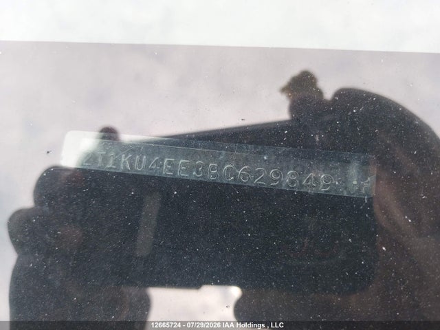 12665724 :رقم المزاد ، 2T1KU4EE3BC629849 vin ، 2011 Toyota Matrix مزاد بيع