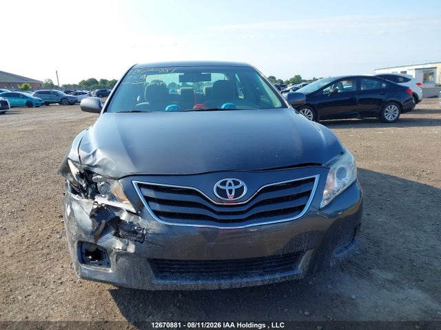12670881 :رقم المزاد ، 4T1BF3EKXBU209708 vin ، 2011 Toyota Camry Se/le/xle مزاد بيع