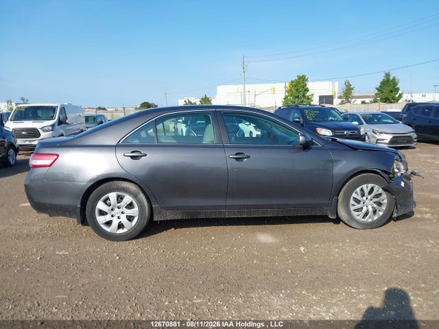 12670881 :رقم المزاد ، 4T1BF3EKXBU209708 vin ، 2011 Toyota Camry Se/le/xle مزاد بيع