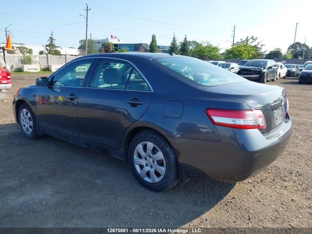12670881 :رقم المزاد ، 4T1BF3EKXBU209708 vin ، 2011 Toyota Camry Se/le/xle مزاد بيع