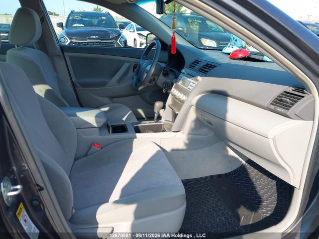 12670881 :رقم المزاد ، 4T1BF3EKXBU209708 vin ، 2011 Toyota Camry Se/le/xle مزاد بيع